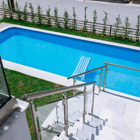 Perla Residential Complex アパート *